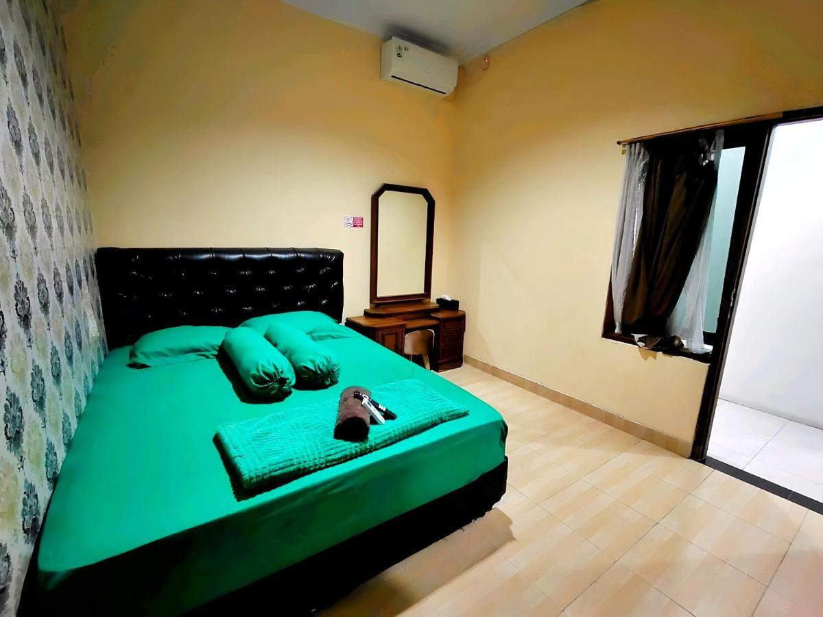 De Patuk Homestay Джок'якарта Екстер'єр фото